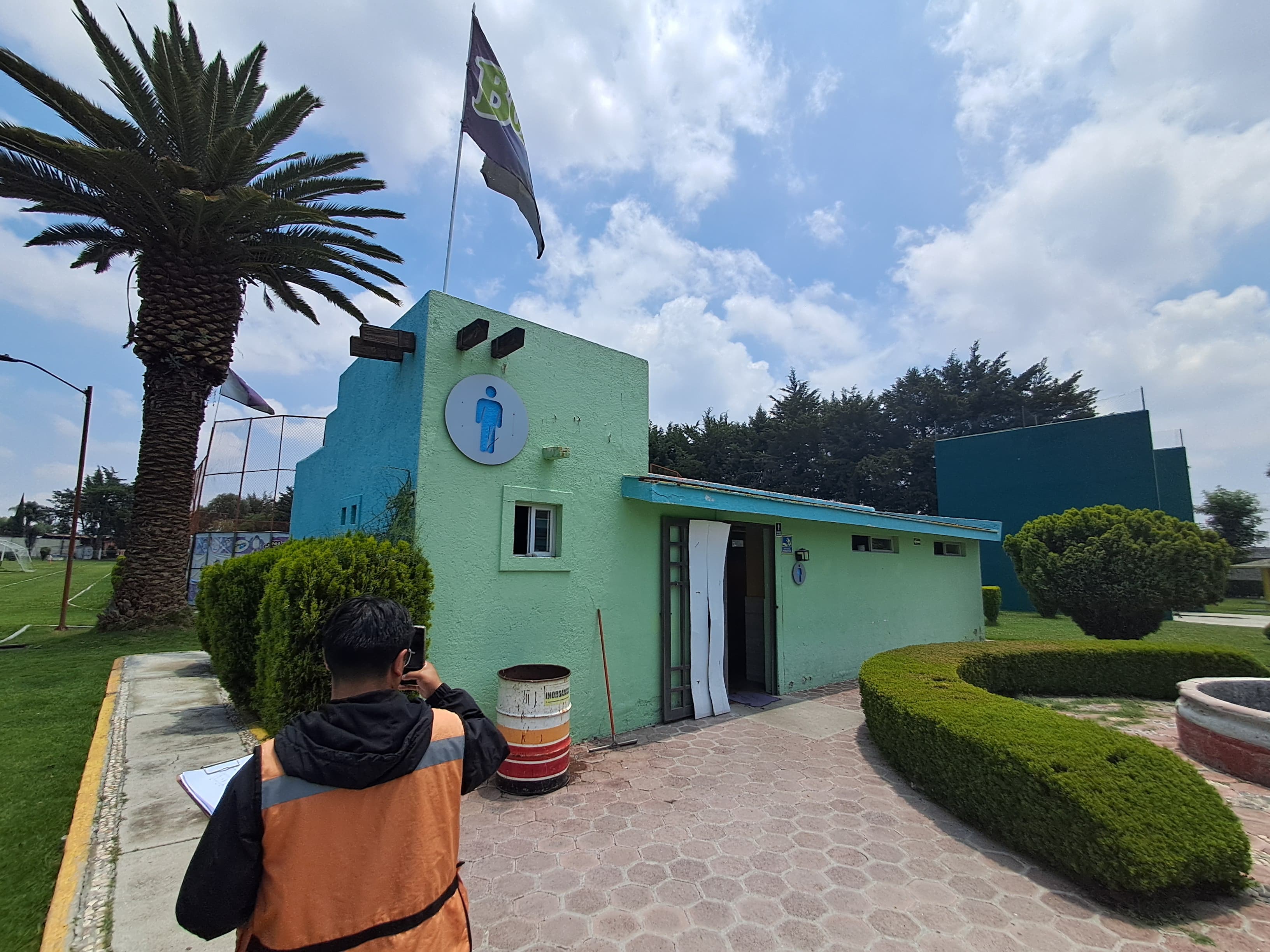 Planos Arquitectónicos y Topográficos