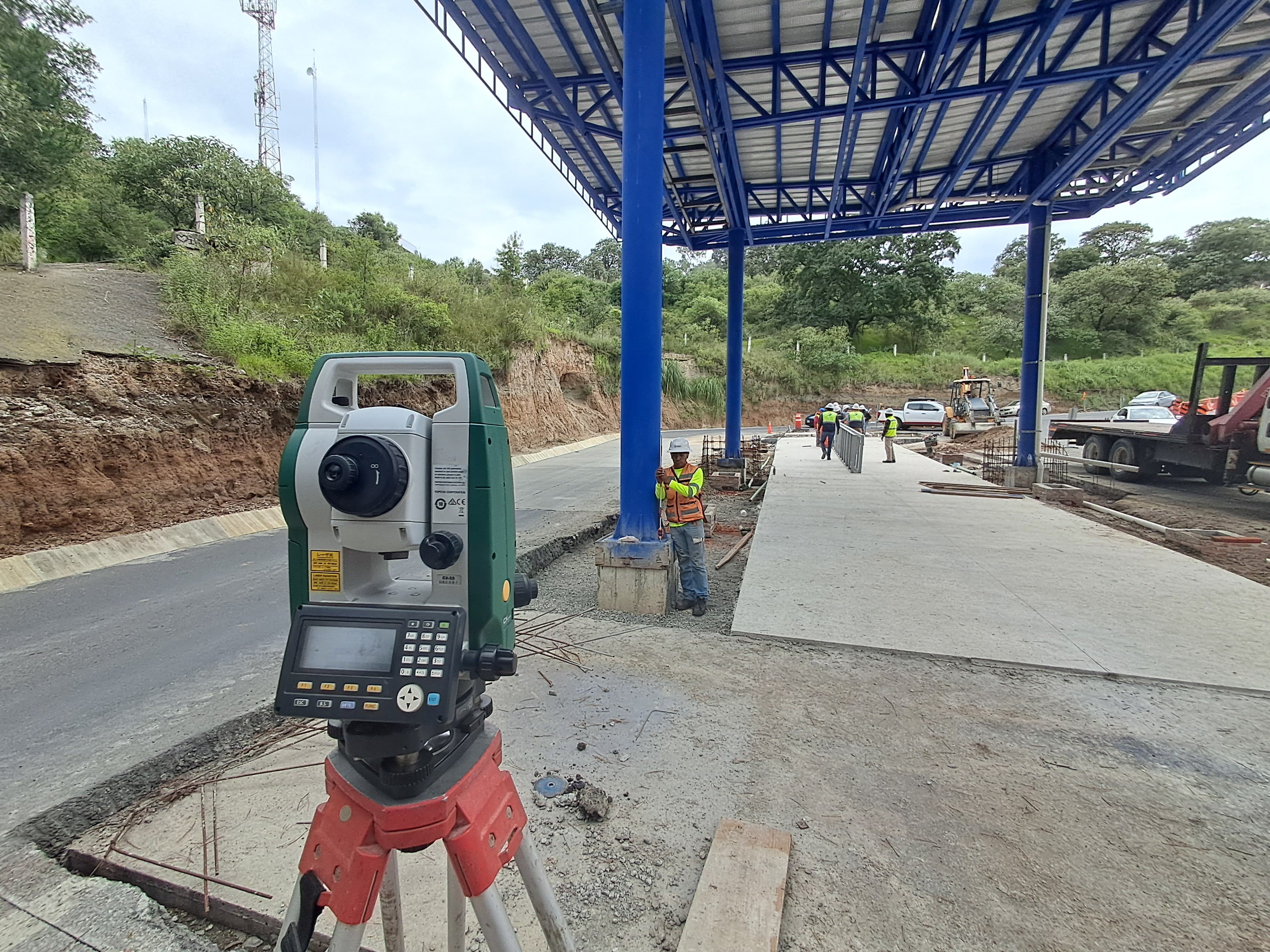 Inspeccion de Topografia en Obra de Caseta  Autopista - Huixquilucan